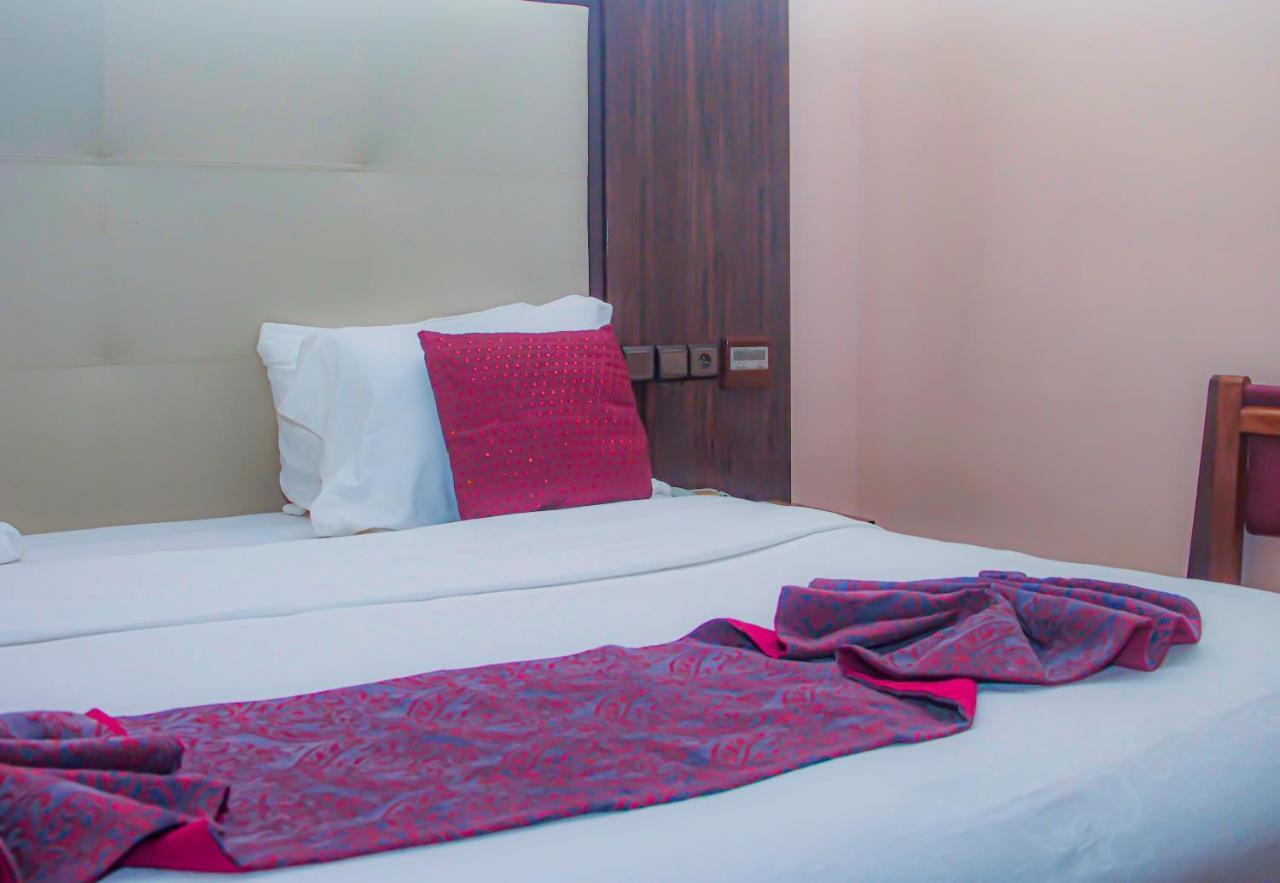 Hotel Fleur De Lys Almadies Dakar Exteriör bild