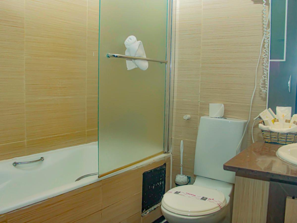 Hotel Fleur De Lys Almadies Dakar Exteriör bild